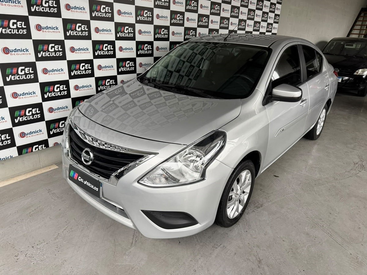 Nissan Versa SV 1.6 2017